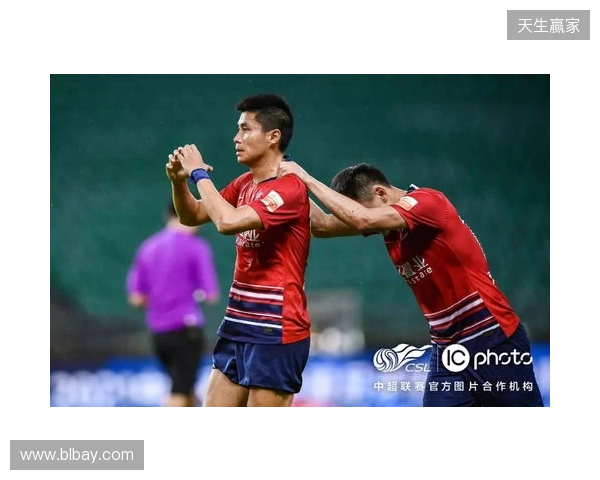 黄希扬:若不影响中超备战也有时间的话,还是想踢一踢“渝超” 黄希扬:若不影响中超备战也有时间的话,还是想踢一踢“渝超”